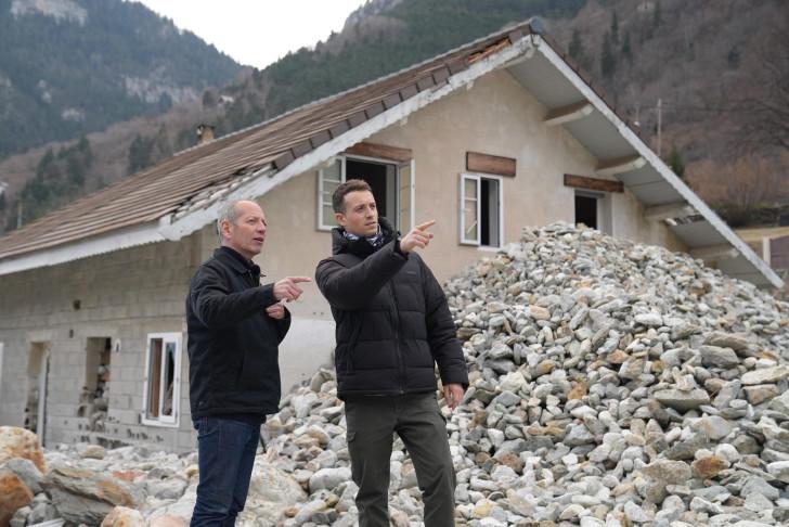 Éric Daniel-Lacombe et Hugo Clément, dans la vallée de la Vésubie.